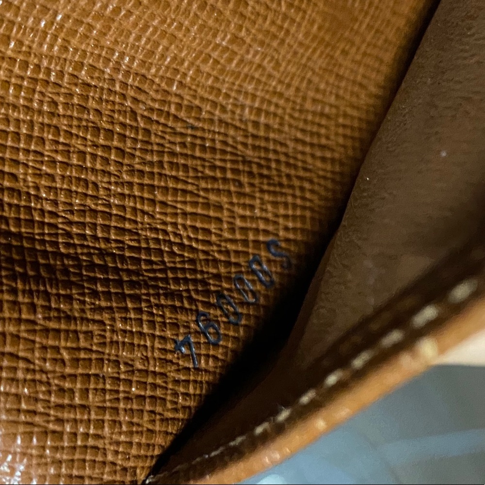 💯Authentic! LV wallet. - Picture 9 of 9